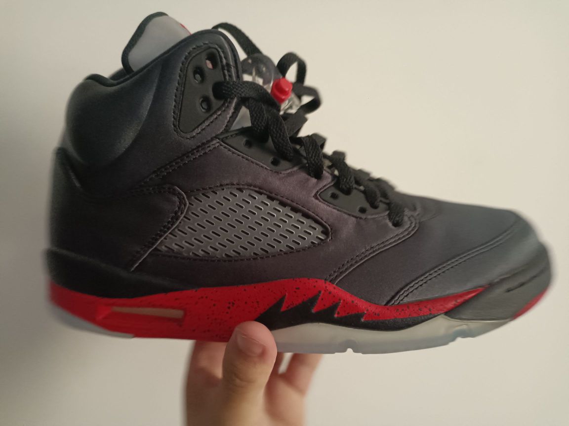 AJ5黑红丝绸