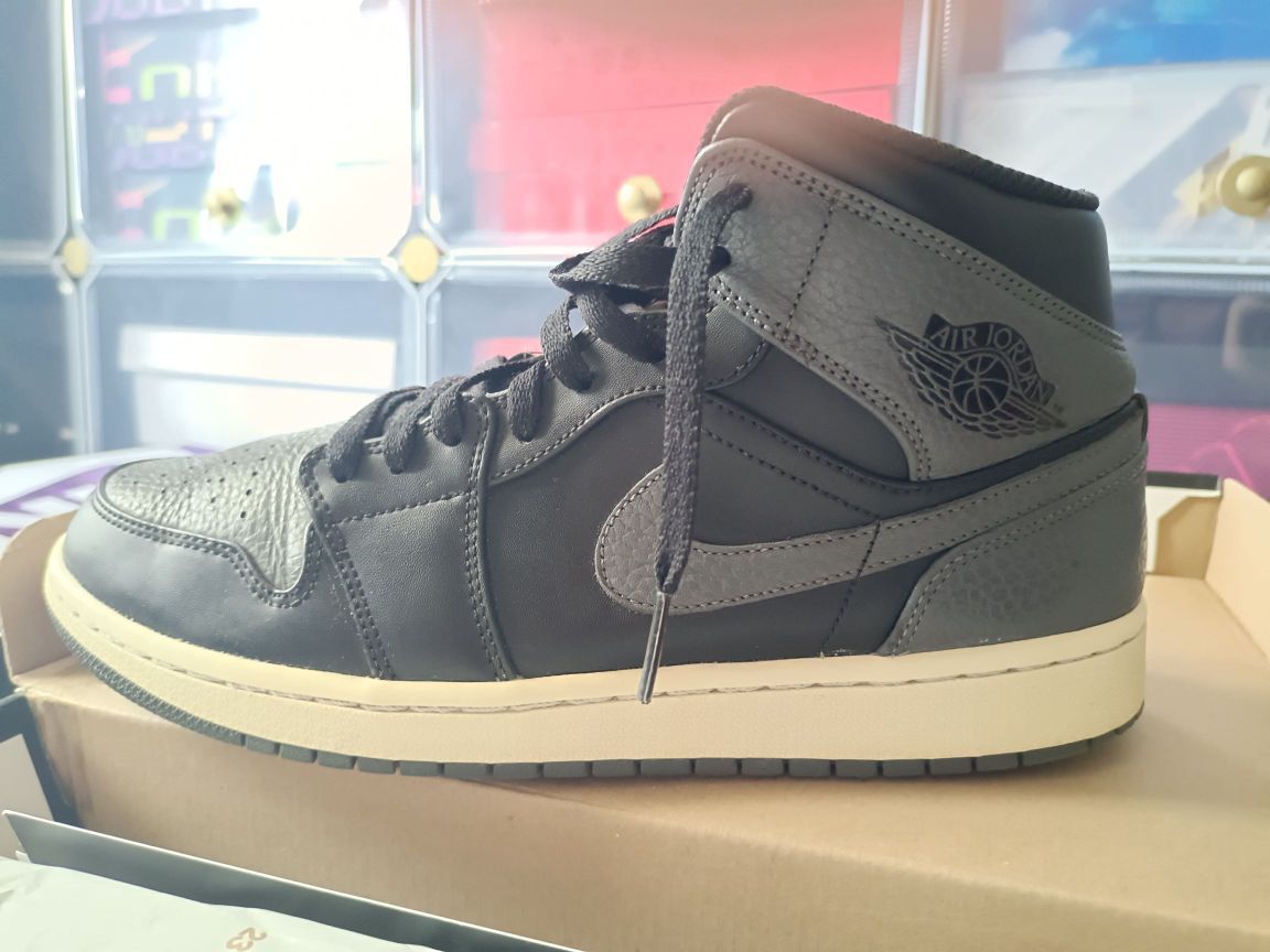AJ1小影子