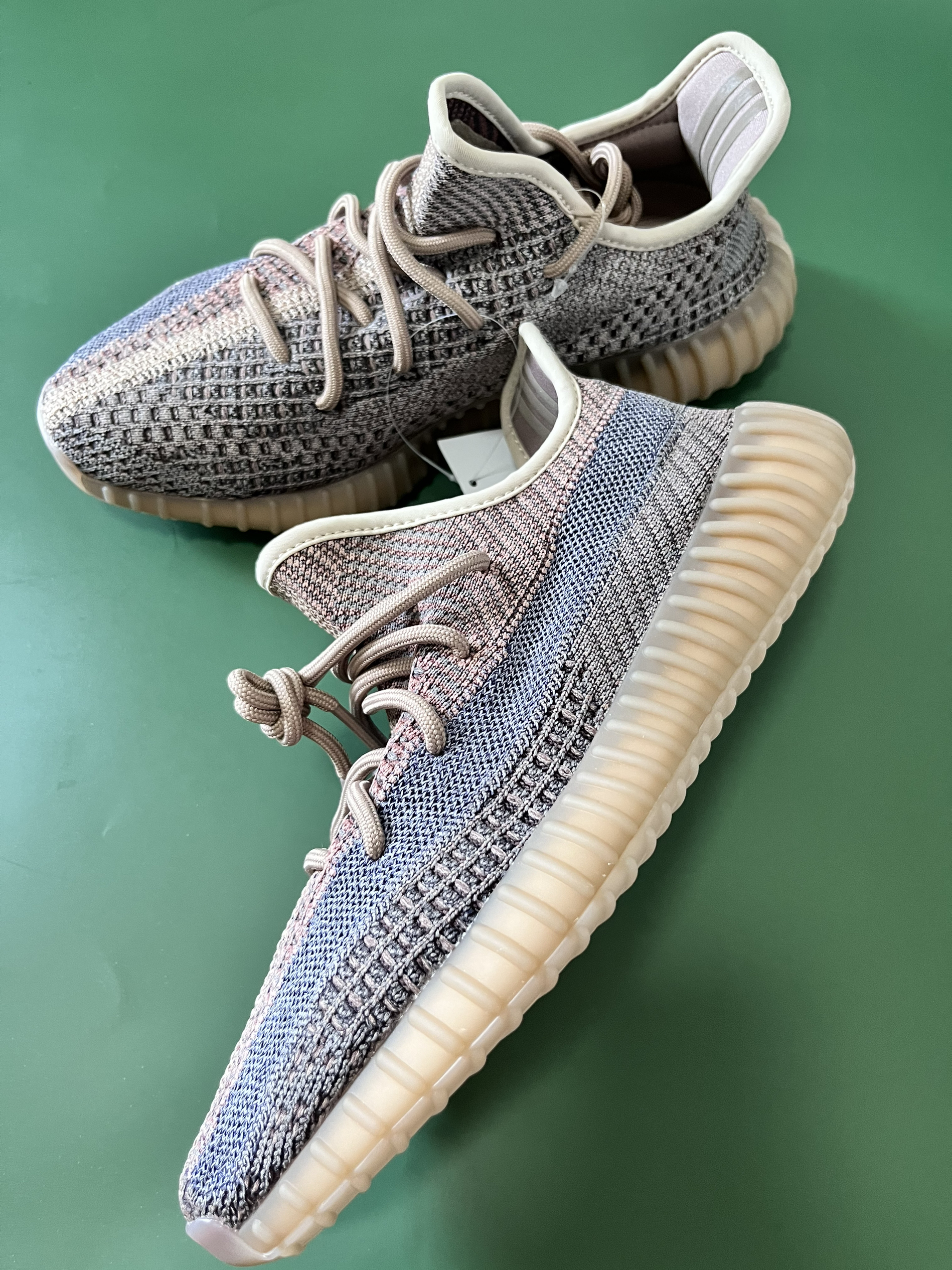 那些年，后悔入手的yeezy 350 V2 “fade”