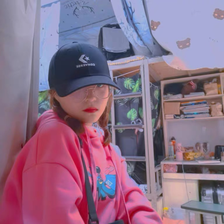 酷酷女孩｜黑色棒球帽