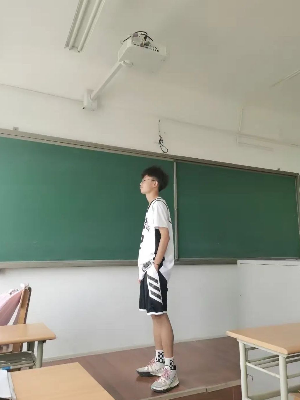 阿迪达斯 日常通勤穿搭