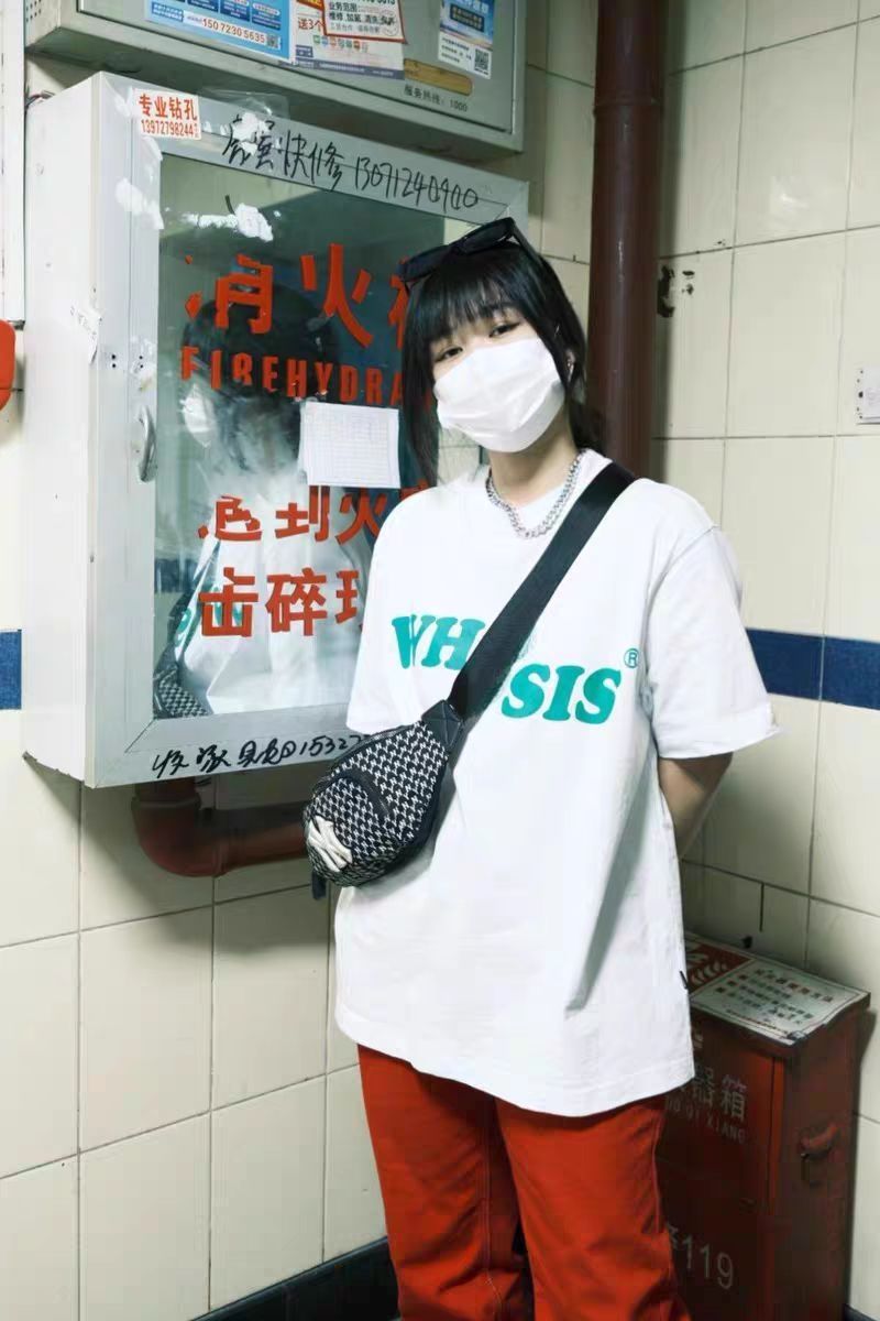 这一身也太复古了吧！
