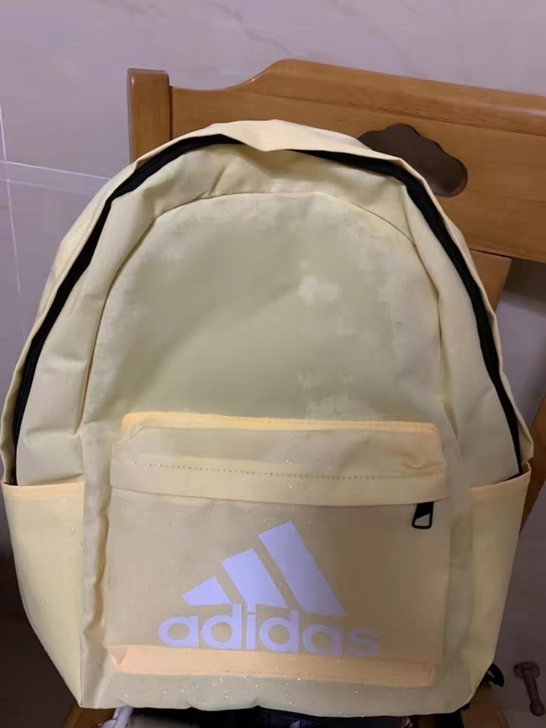 Adidas百搭休闲双肩包分享