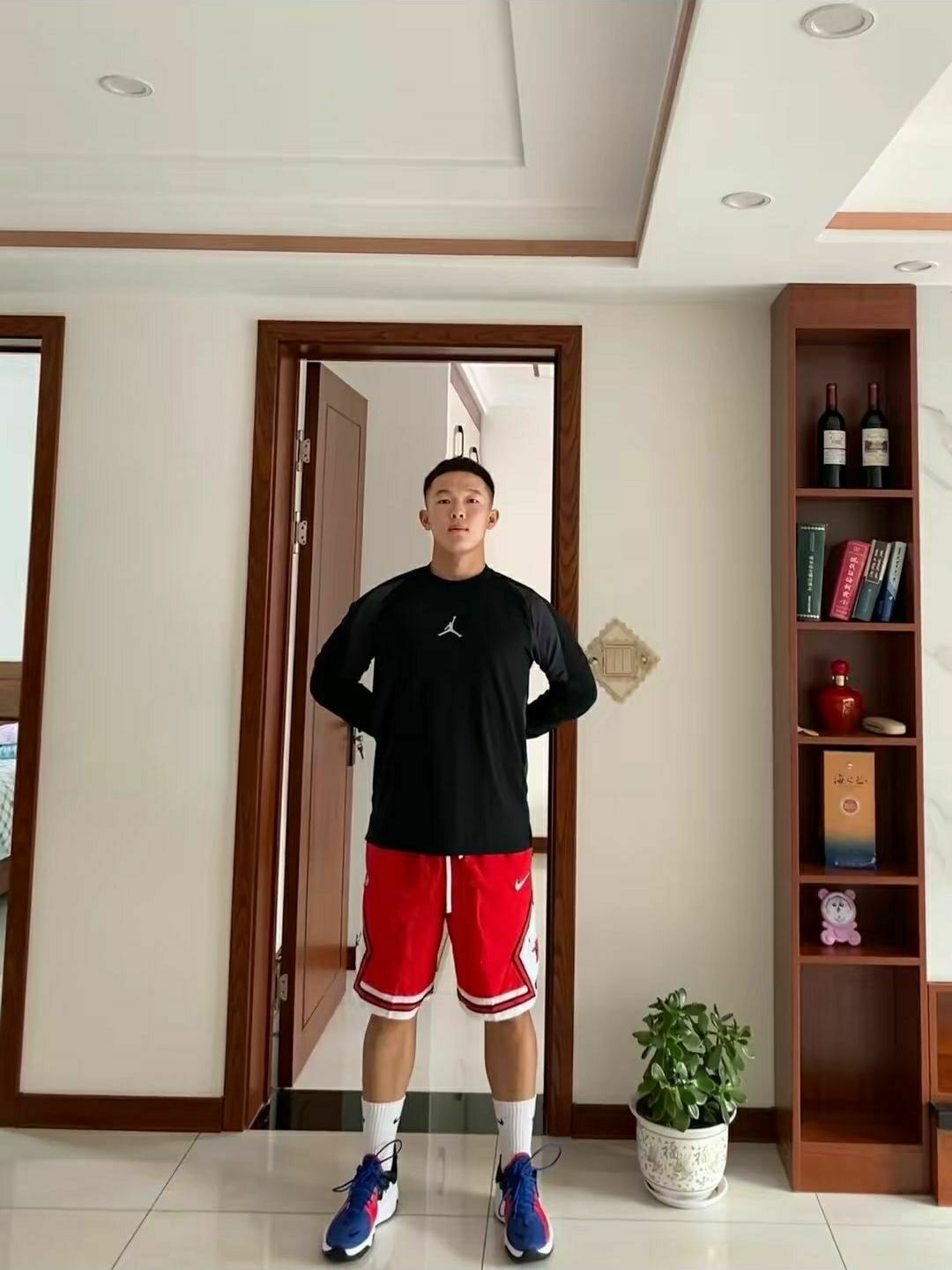 Nike 芝加哥公牛COURTSIDE HERITAGE NBA篮球短裤 