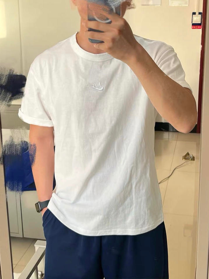对镜自拍look｜白色简约