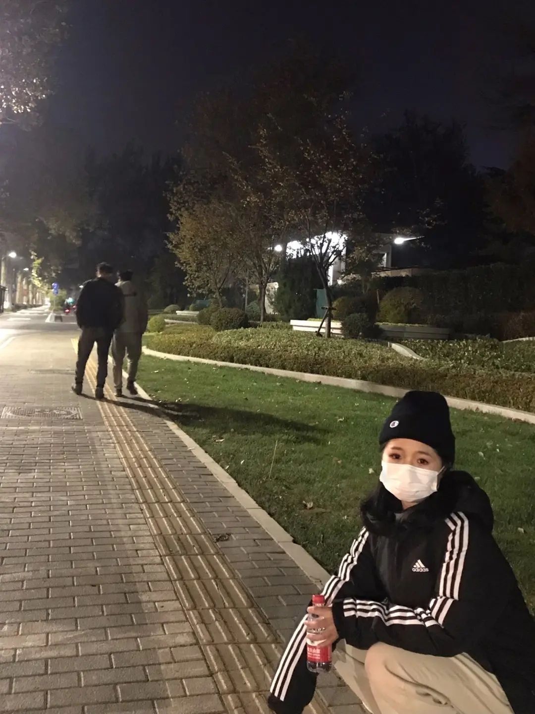 adidas 羽绒服外套