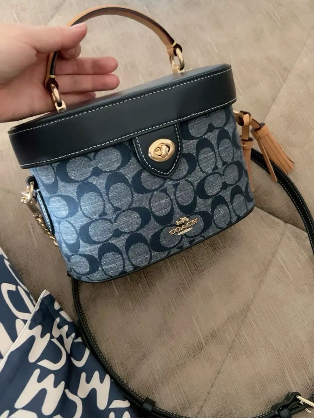 Coach百搭休闲斜挎包分享