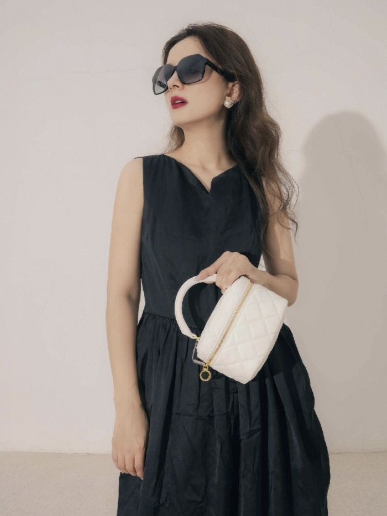 CHARLES＆KEITH 菱格链条小方包 分享