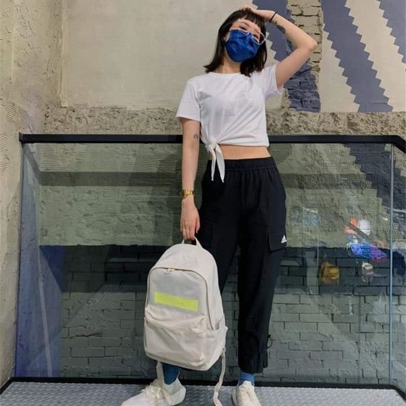 adidas 米色双肩背包 分享