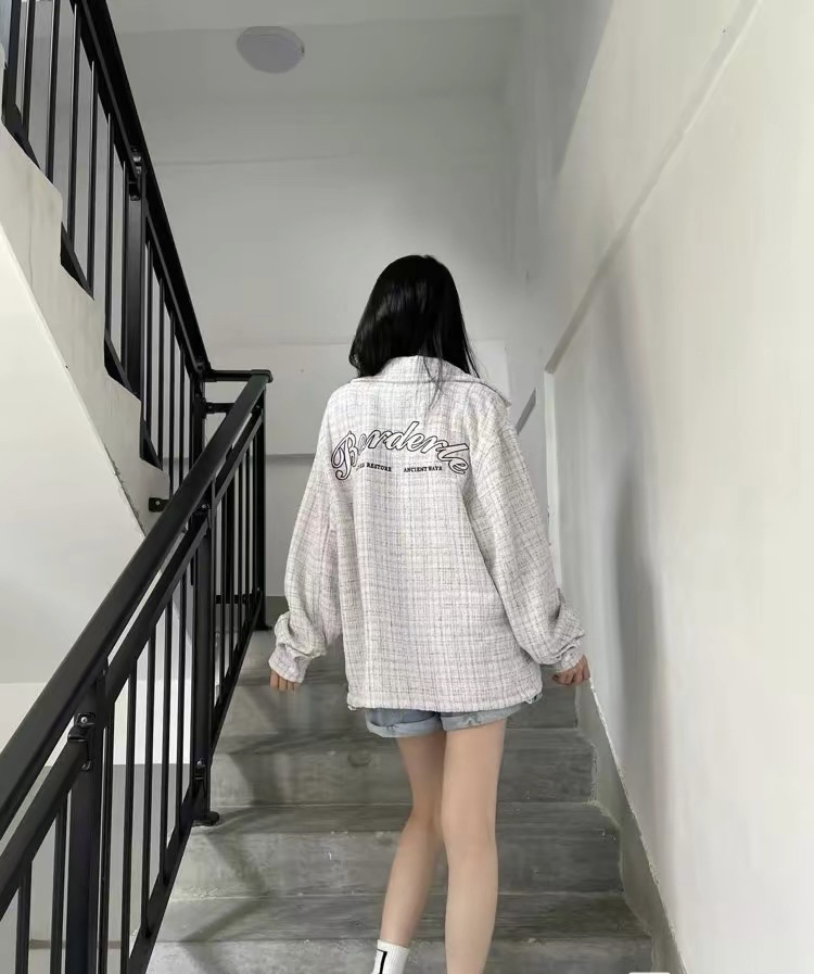 一定要拥有一件白色小香风