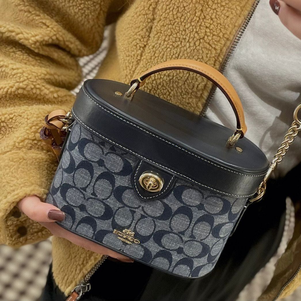 Coach 香布雷 经典标志手提斜挎包 分享