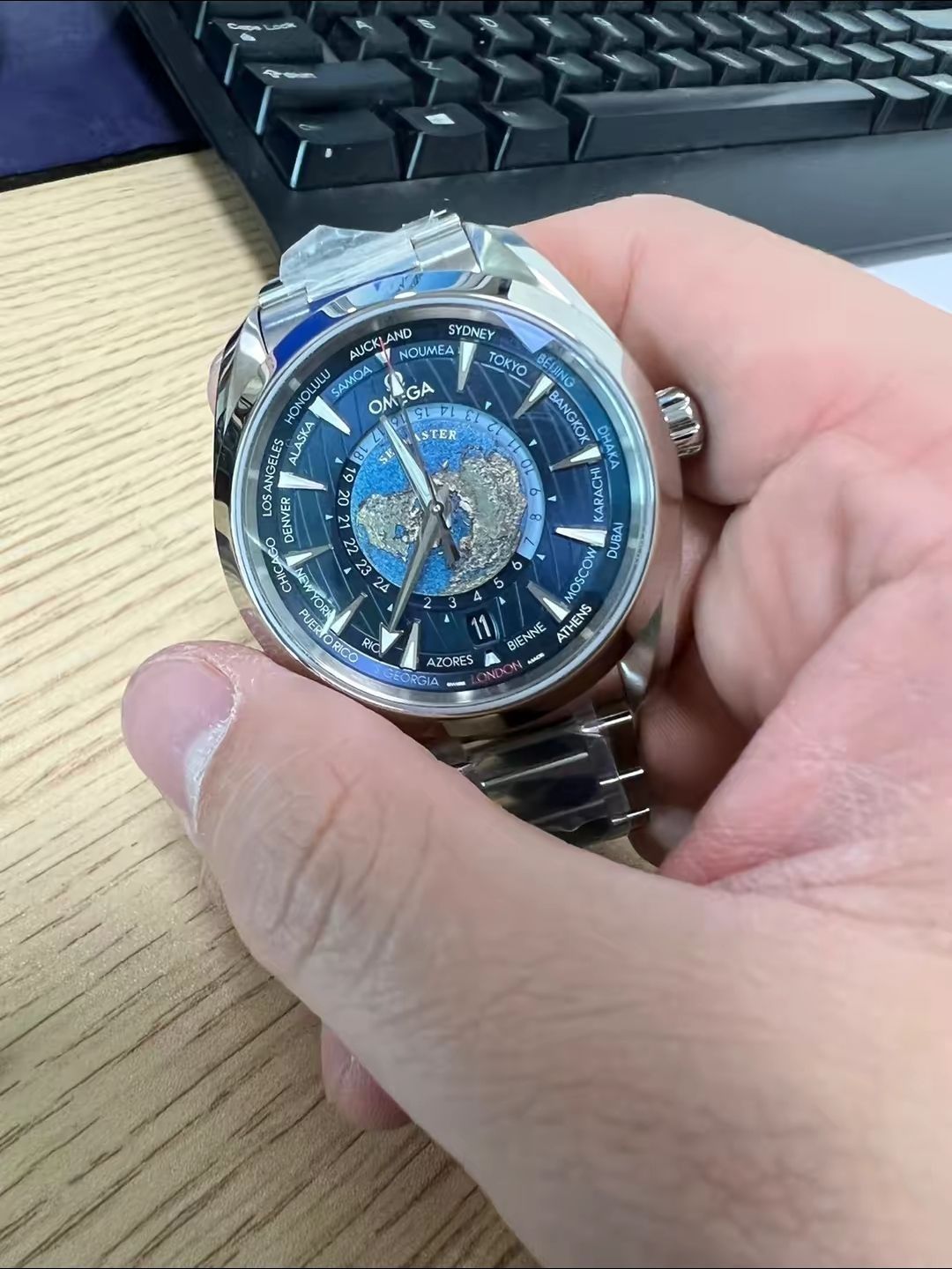 欧米茄 海马系列世界时钢带机械男表防磁分享