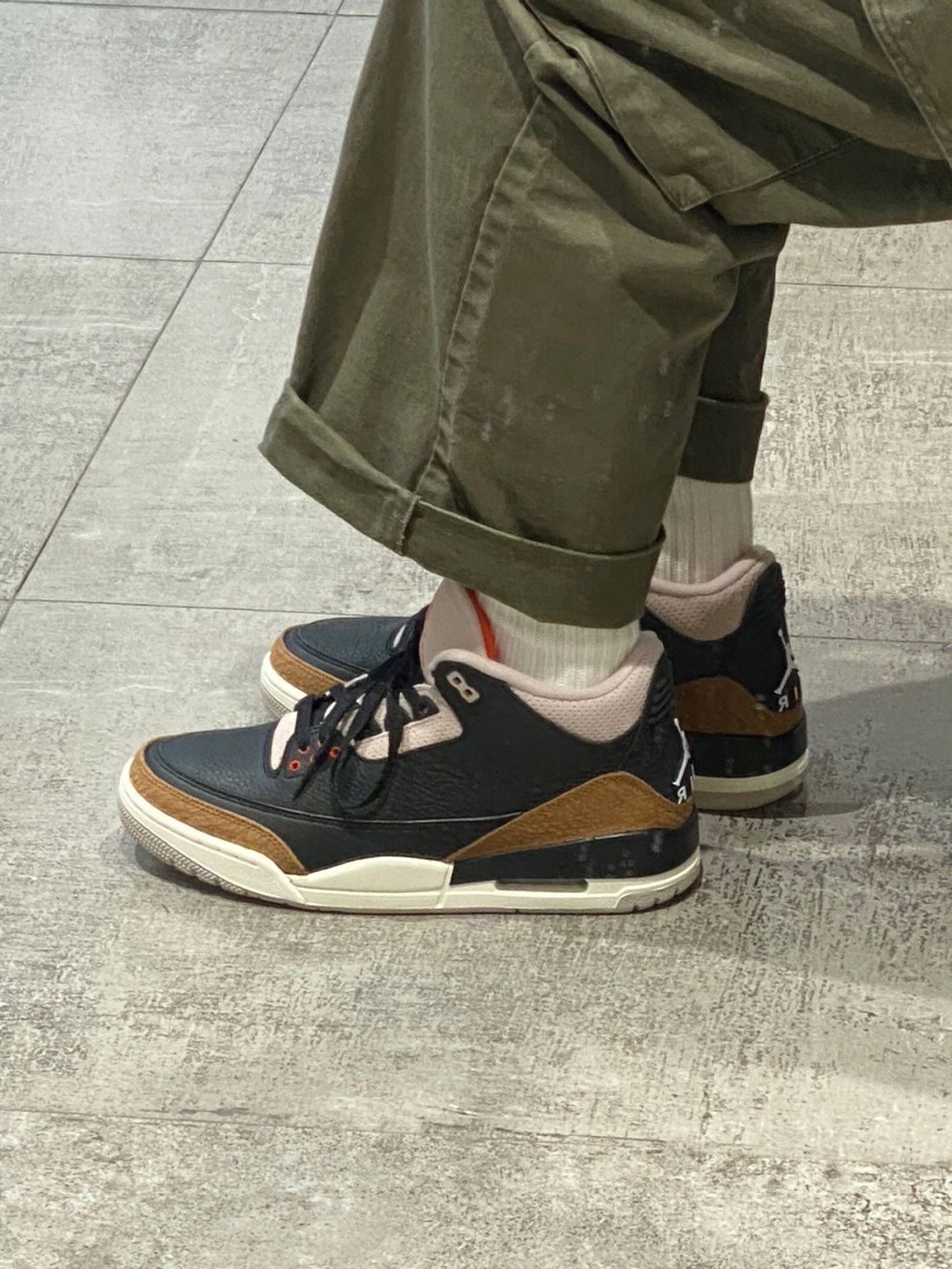 不要再买AJ3了！！！|||我怕你每个色都会爱上！！😍
👟：AJ3 黑棕大象
做旧复古的大地色系