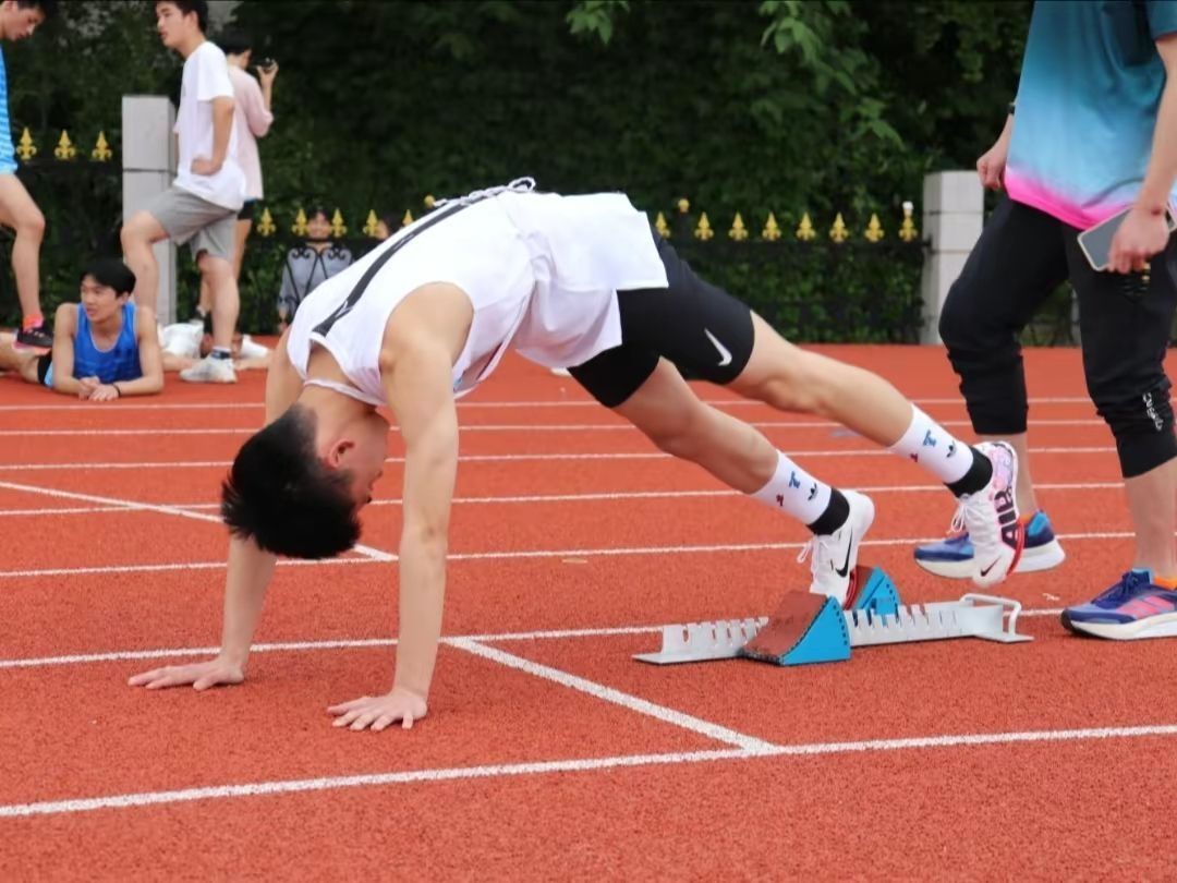 Nike 跑步五分紧身
