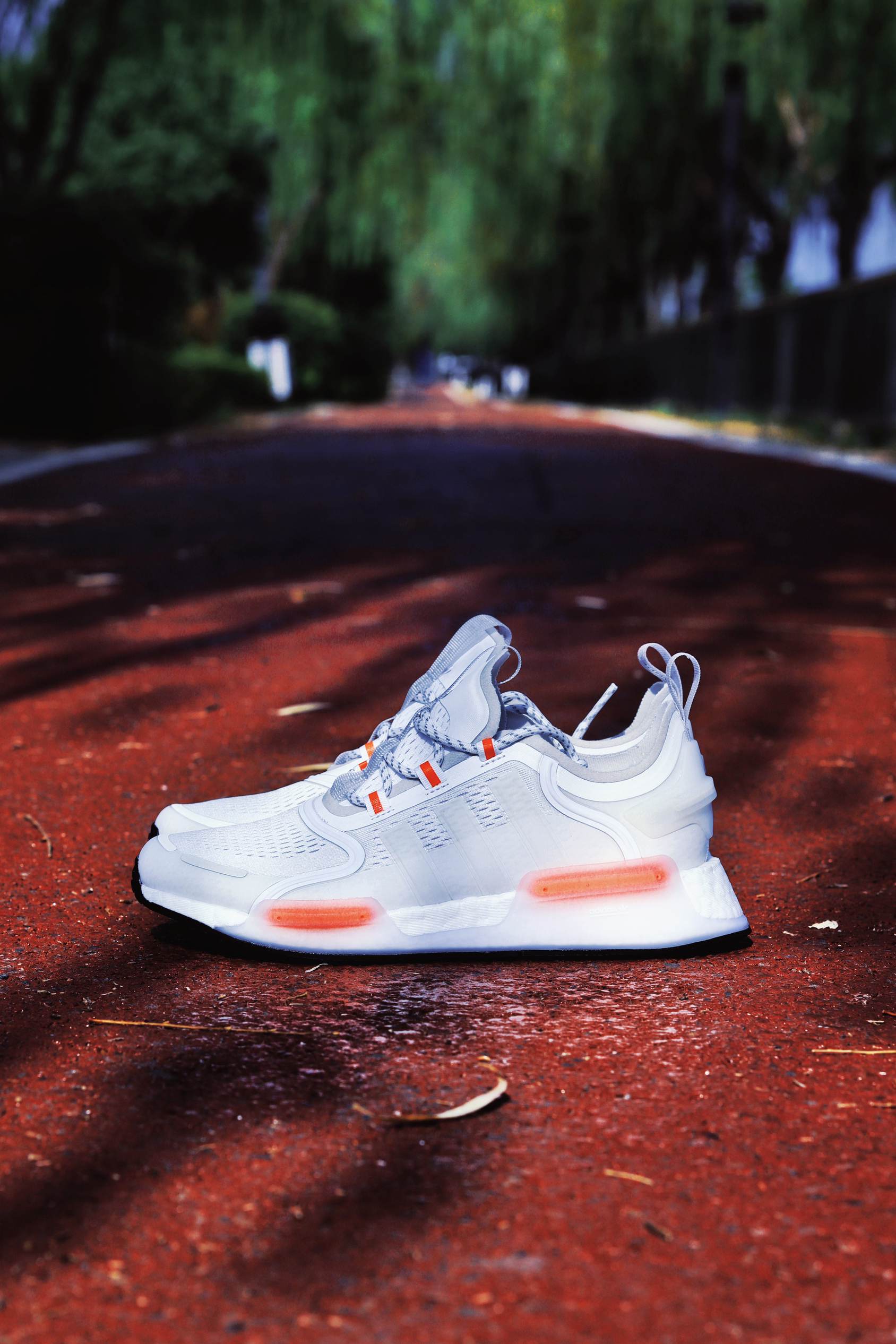 开学穿这双adidas Originals NMD V3