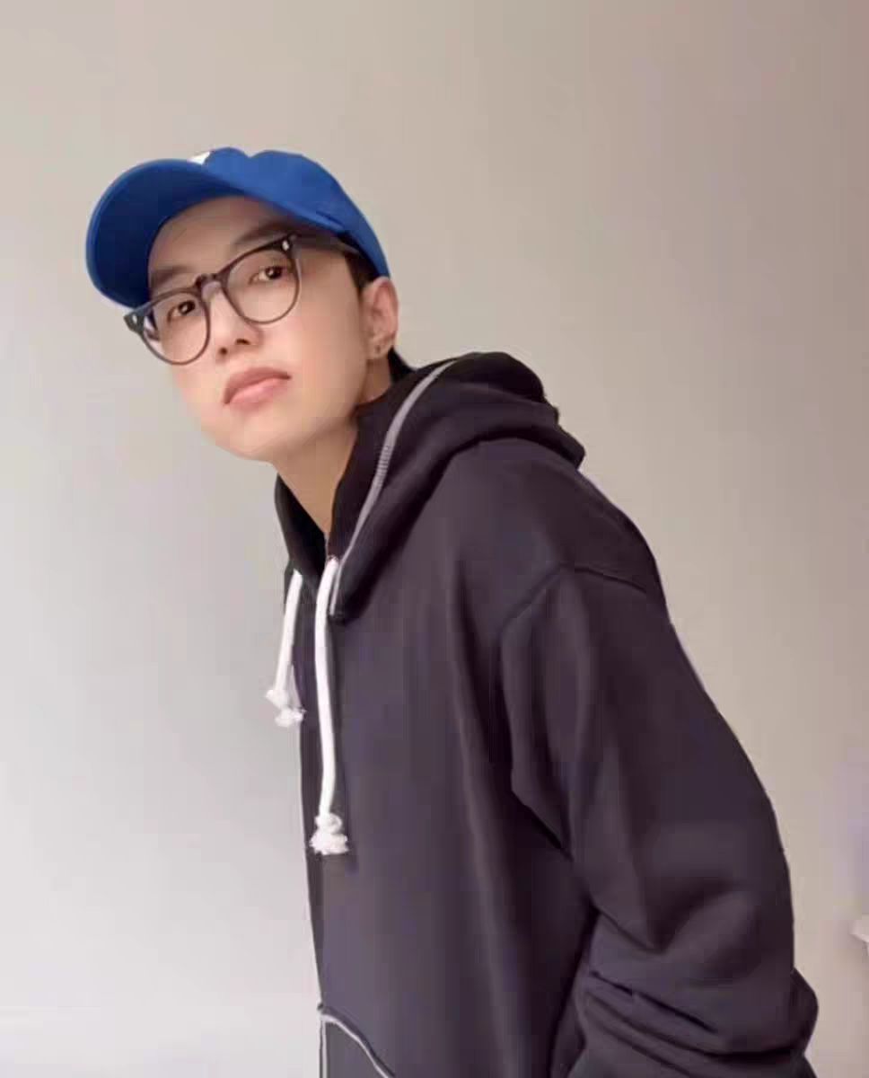 牵动了我的艺术细胞，优衣库连帽卫衣YYDS