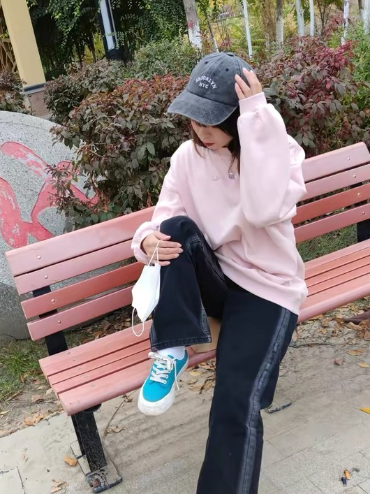 粉粉的卫衣超好看｜甜美女孩