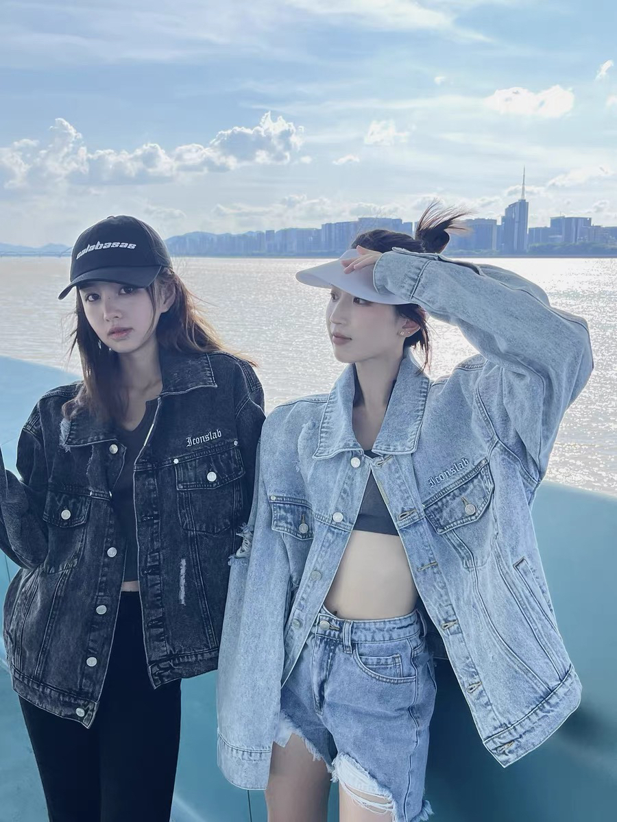 SSUR PLUS 和闺蜜👭🏻一人一件的牛仔外套穿搭分享📚