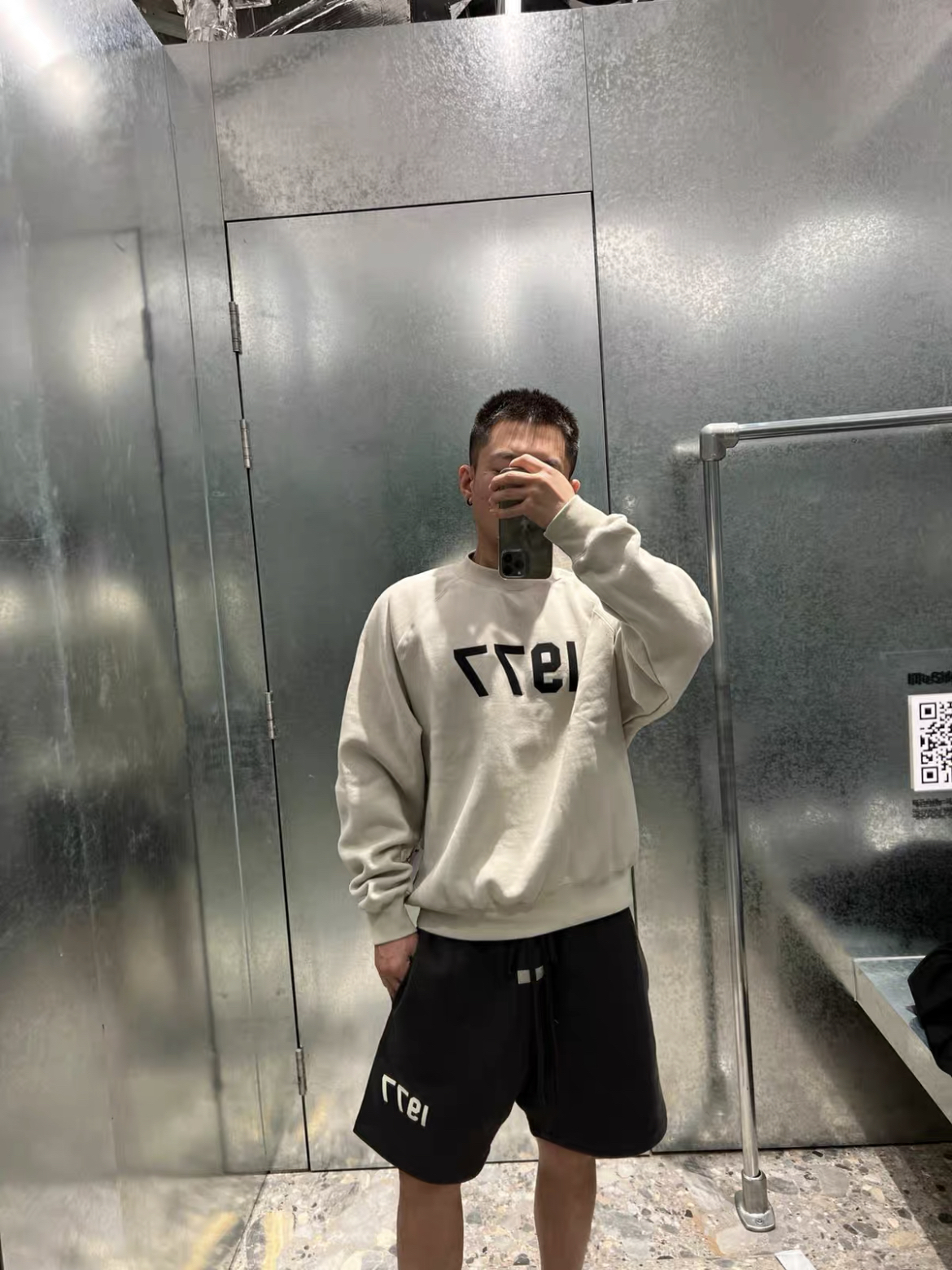 Fear Of God 奶白色的卫衣一样穿出潮流感👓