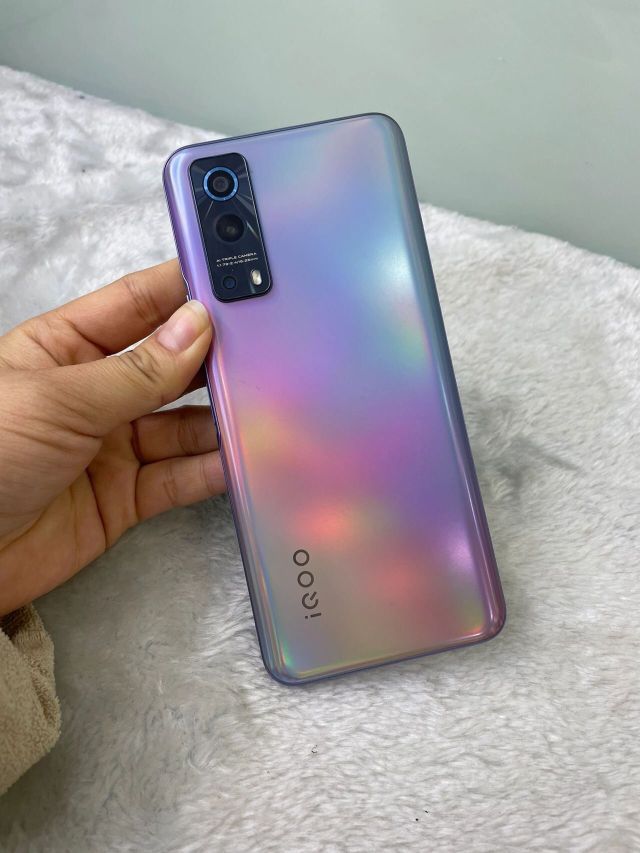 iQOO Z3 ，处理器高通骁龙768G