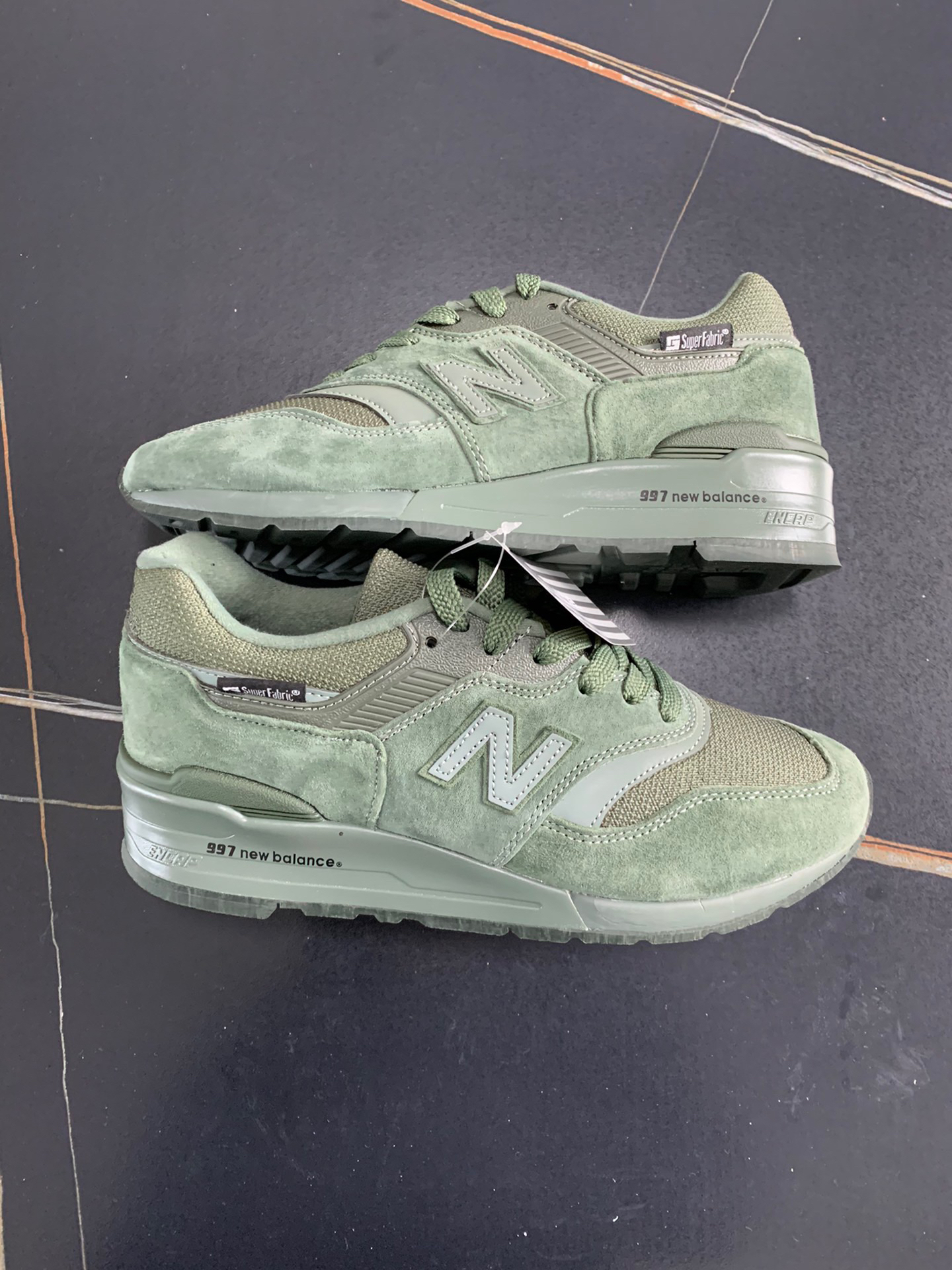 开学好鞋推荐SuperFabric x New Balance 997系列 联名款
军绿 D宽