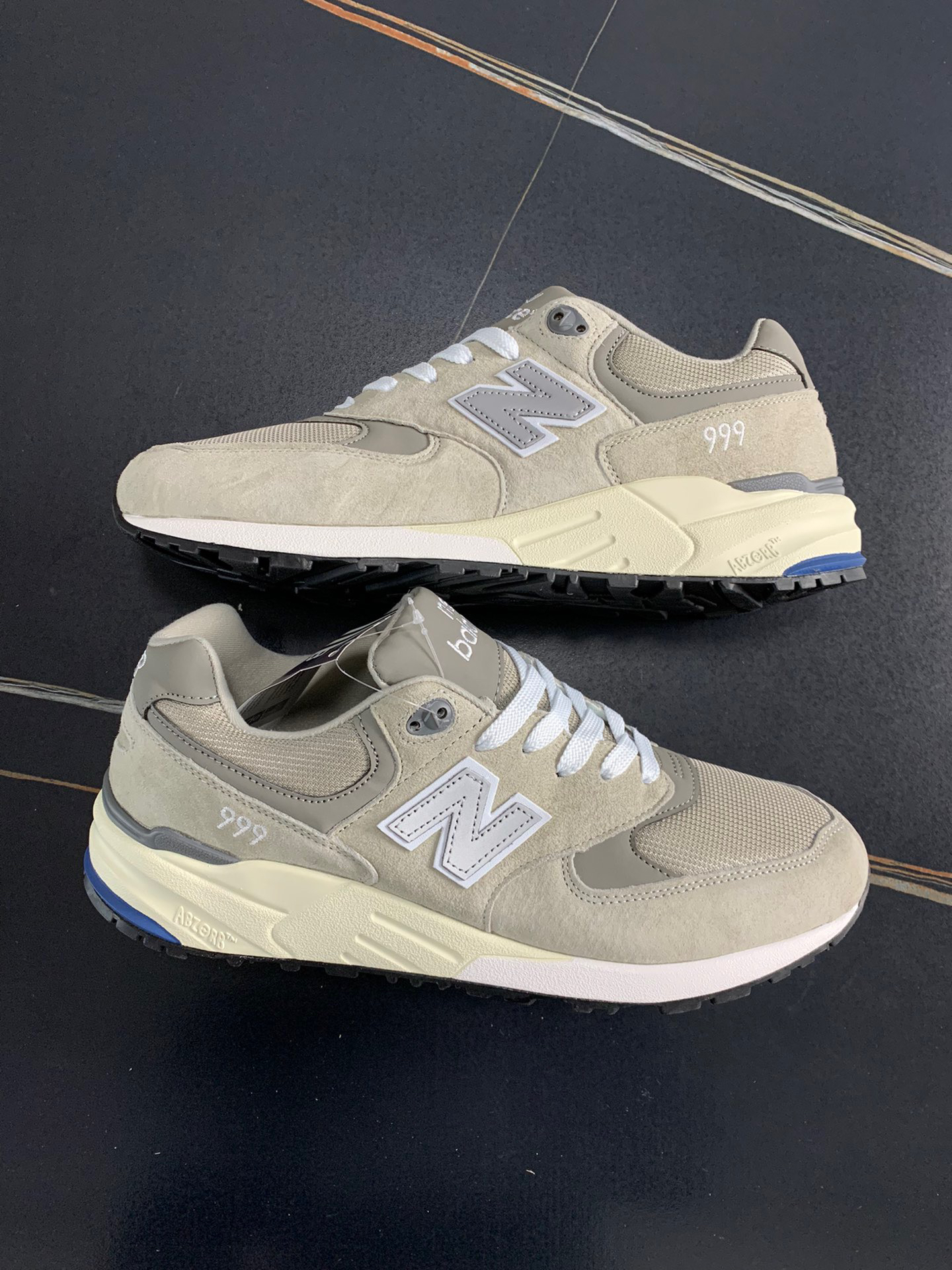 开学跑鞋推荐New Balance NB 99g 灰 男女同款
