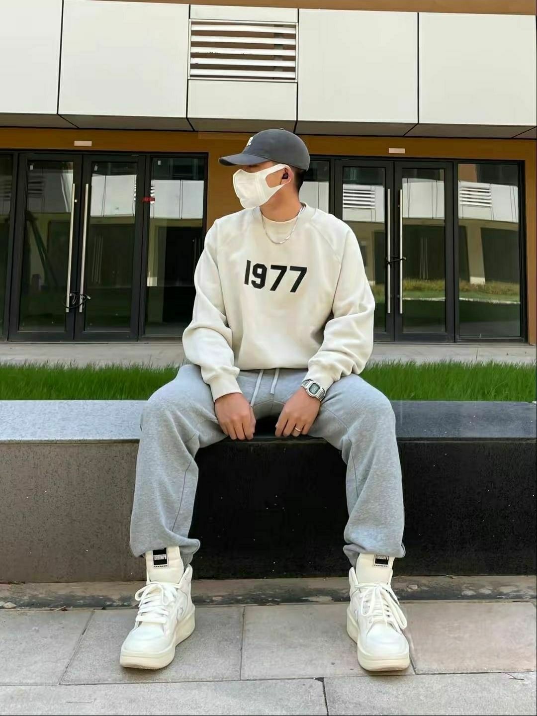 Fear Of God 副线Essentials SS22 1977数字印花休闲圆领卫衣