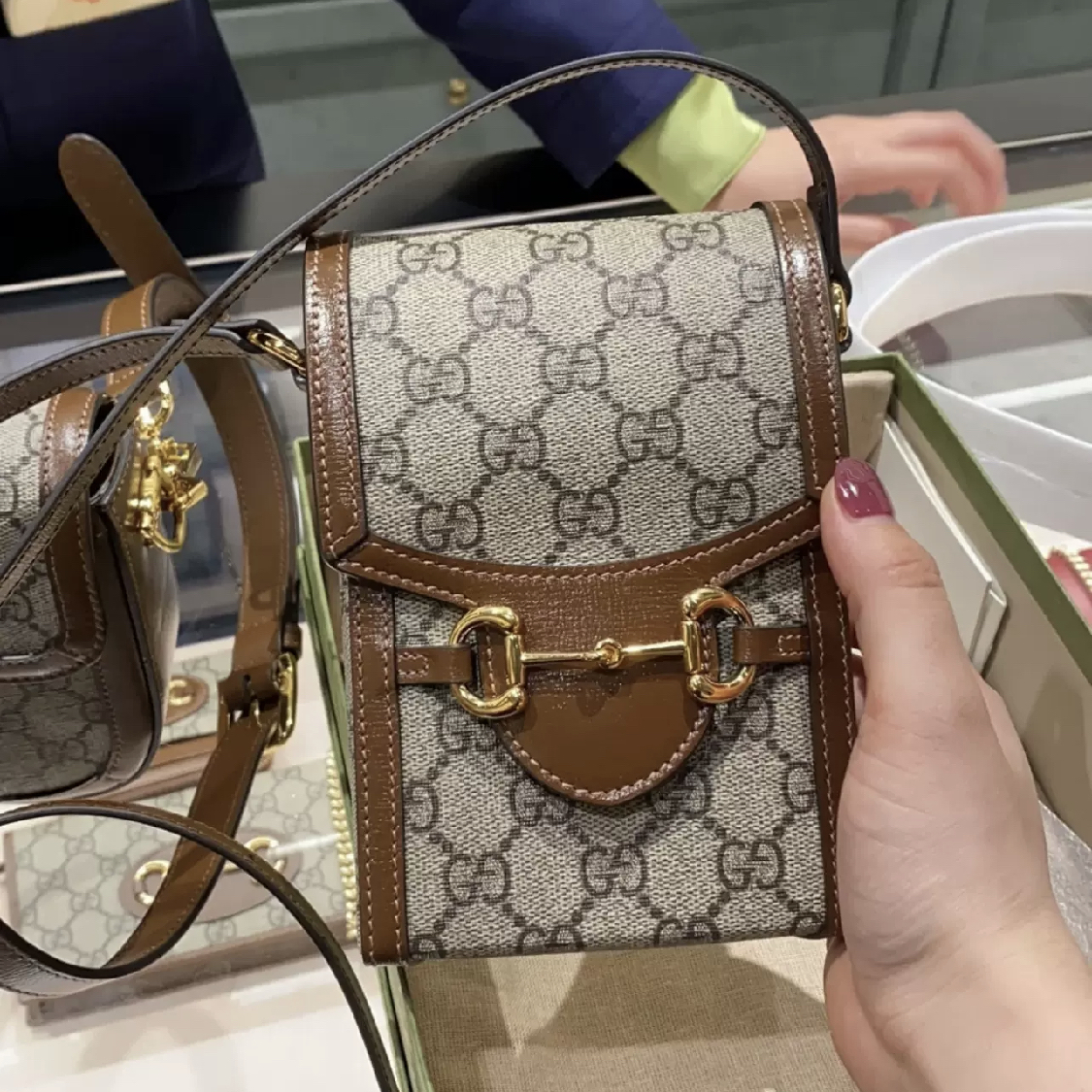 Gucci 牛仔拼皮手机包分享