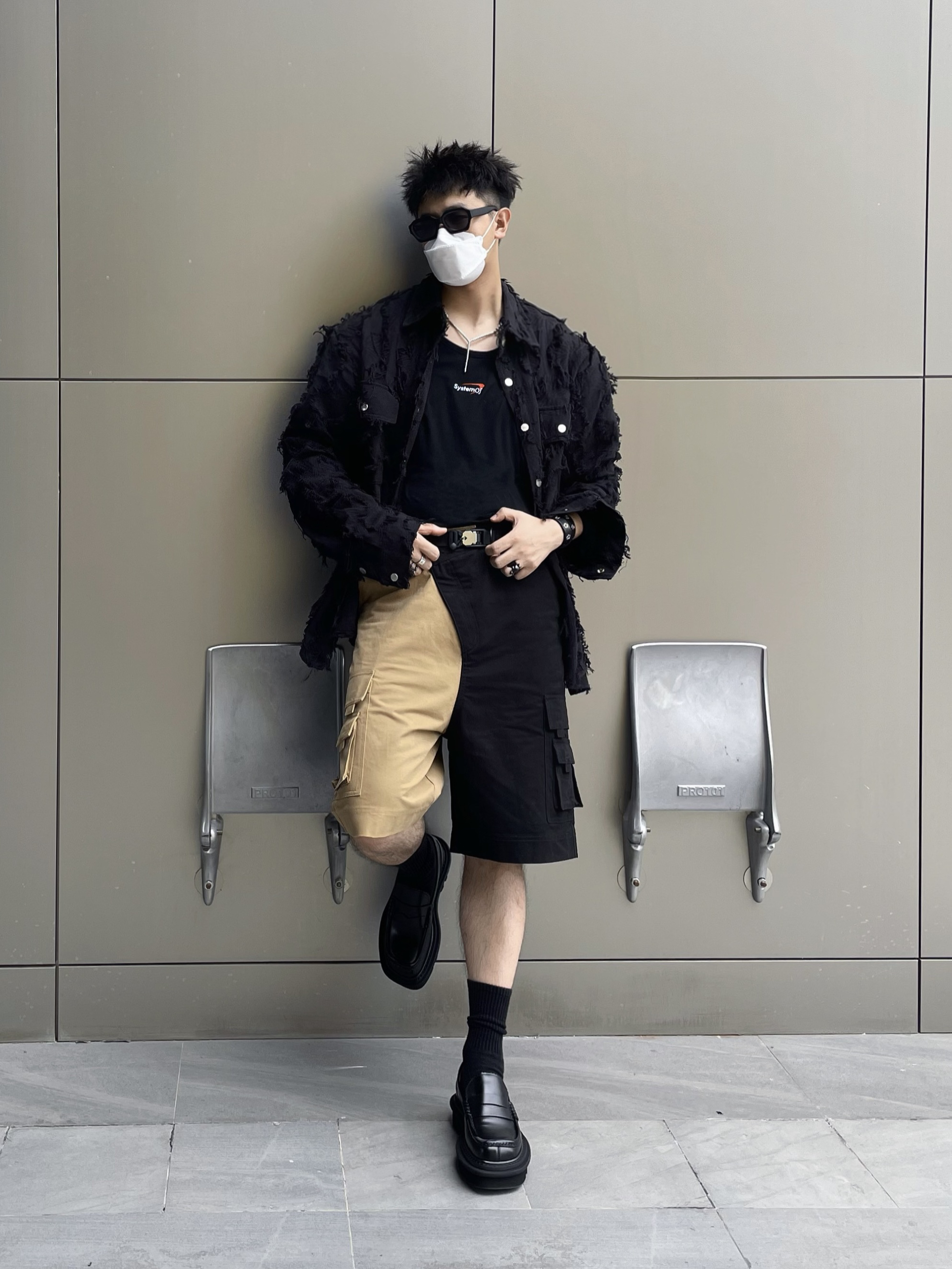 梵高outfit｜初秋黑卡其撞色之高级感型男穿搭