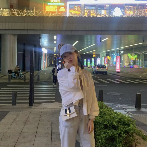 Gucci 斜挎包