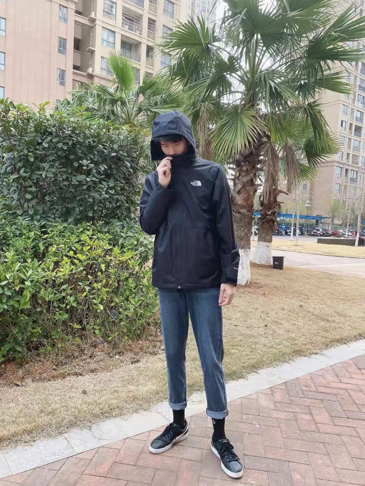 日系经典时尚连帽冲锋衣