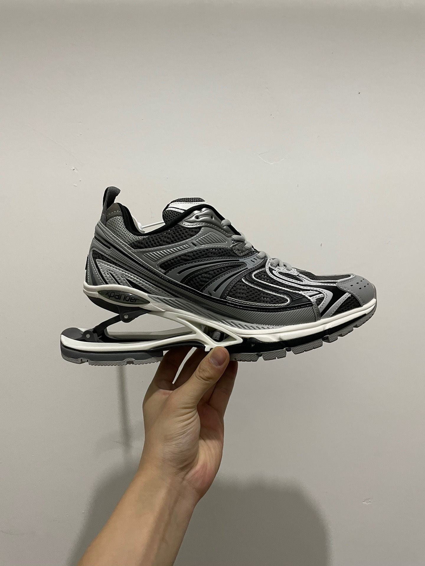开学跑鞋推荐Balenciaga 巴黎世家 X-Pander 防滑耐磨 低
帮休闲老爹鞋 灰棕色