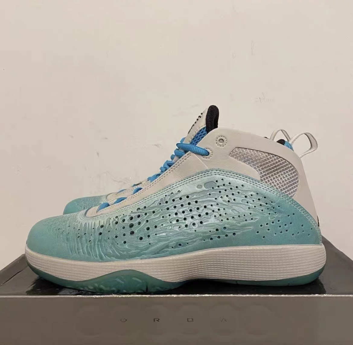开学球鞋必备 air jordan 2011 猎户座！！！🔥🔥🔥