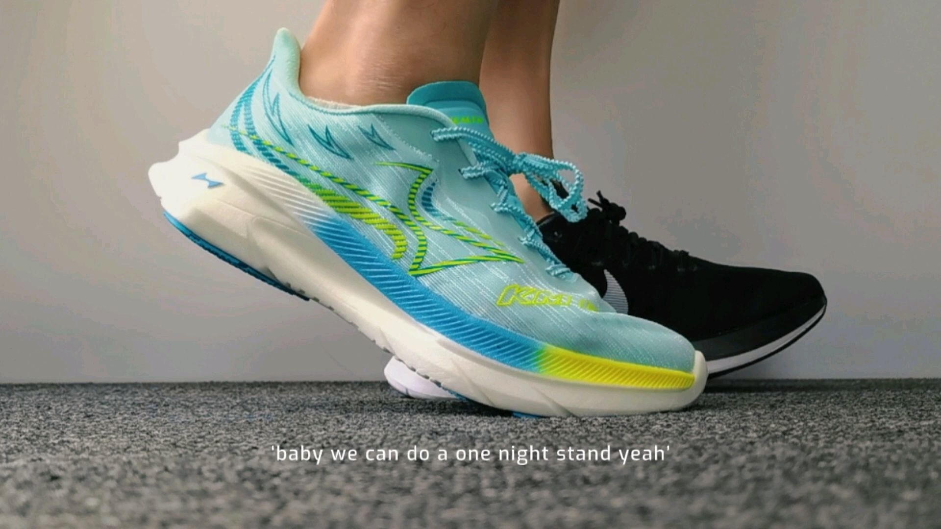 都是内置尼龙纤维板训练跑鞋，流影，zoom fly1怎么选？