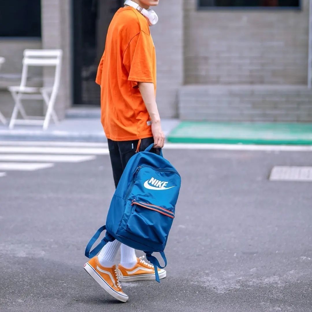  Nike HERITAGE 时尚简约双肩包