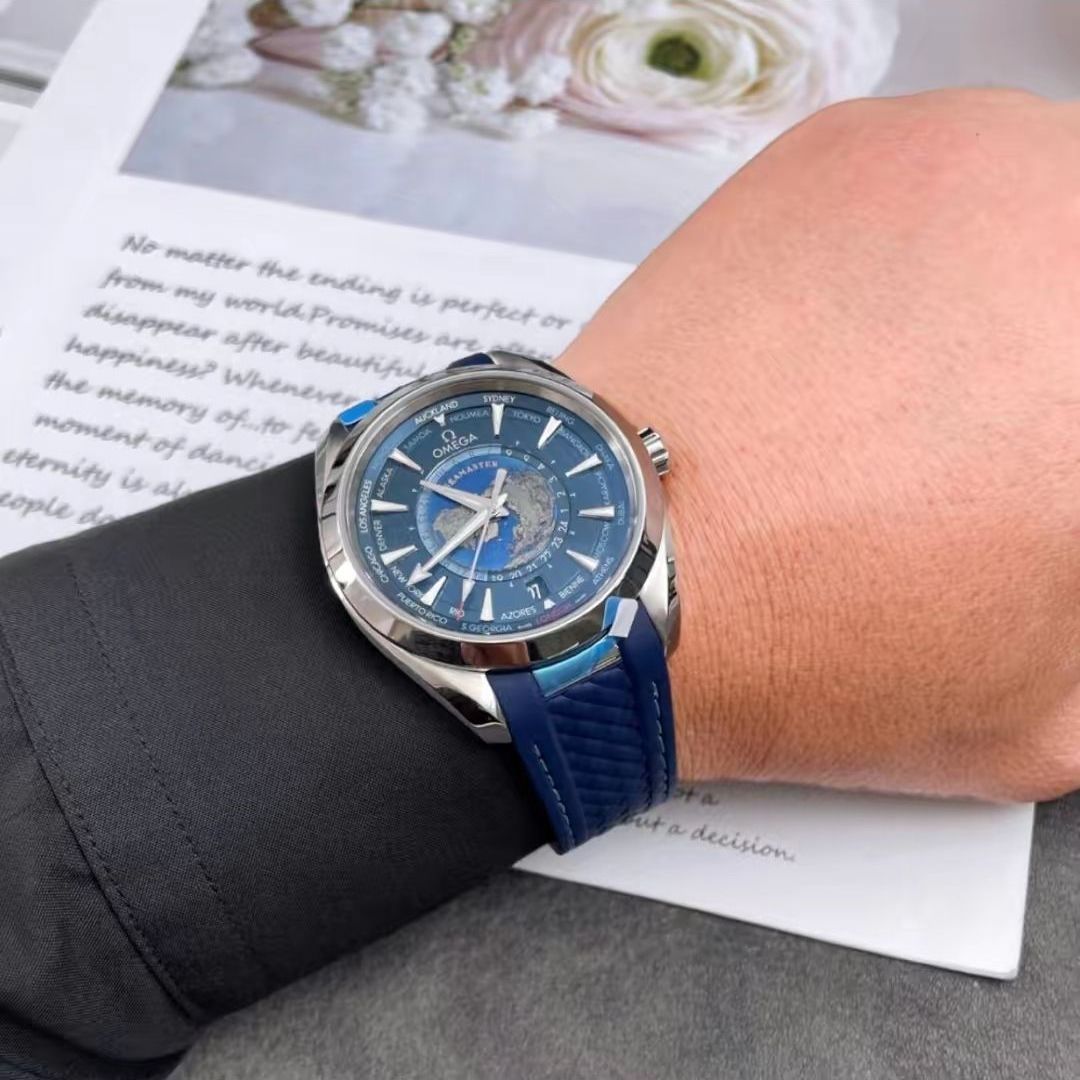 欧米茄 海马系列 43mm AQUA TERRA 150米世界时自动机械