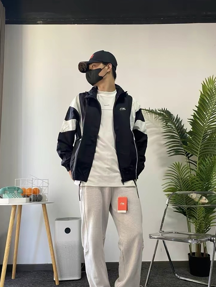 日系感满满的运动风夹克外套