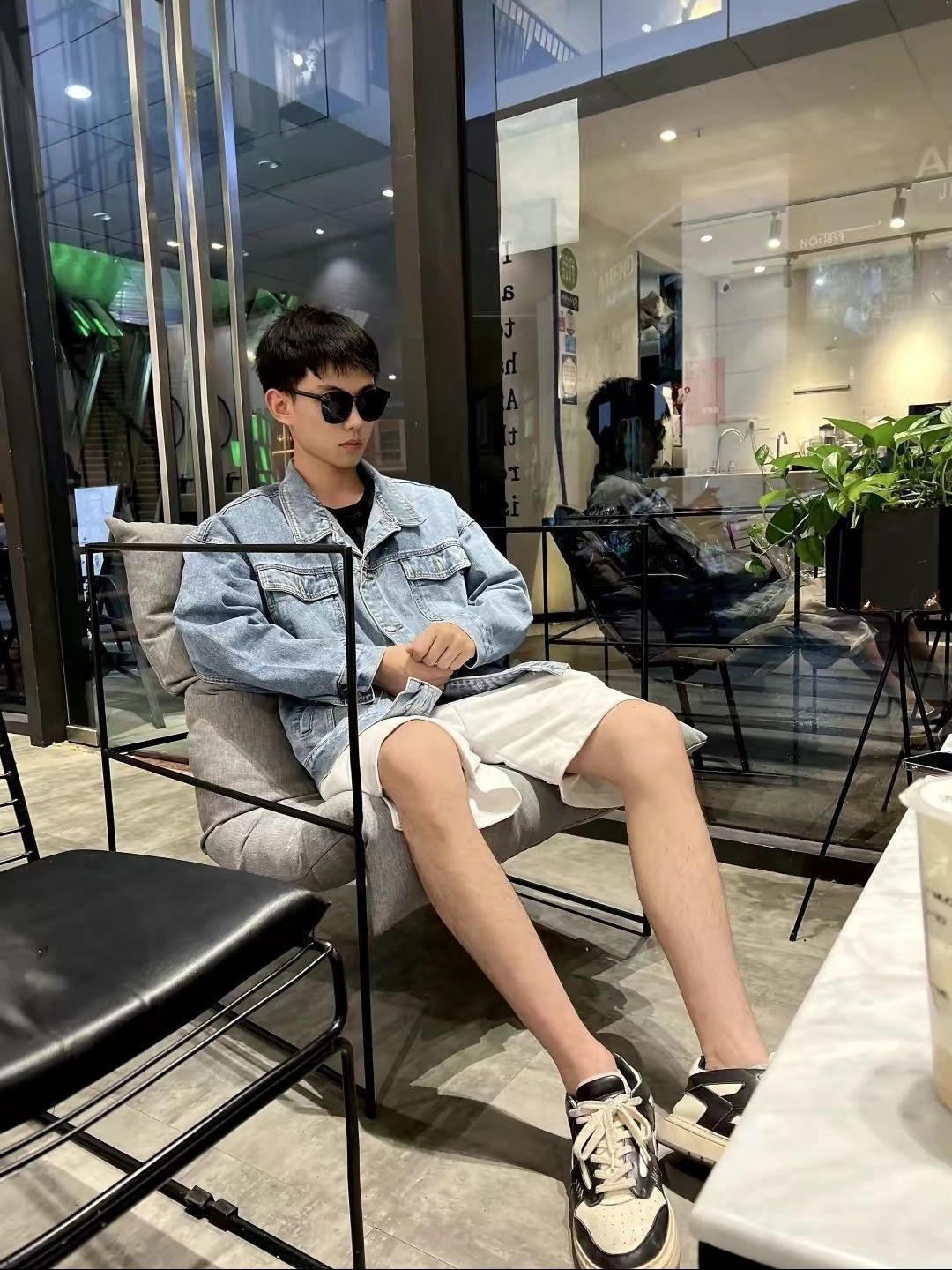 秋日休闲搭配必备外套