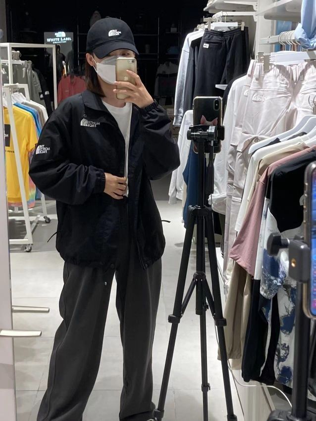 爆火情侣穿搭#北面冲锋衣🌈