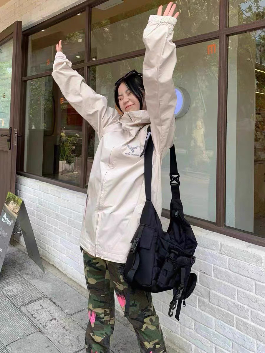 高街潮流加分冲锋衣