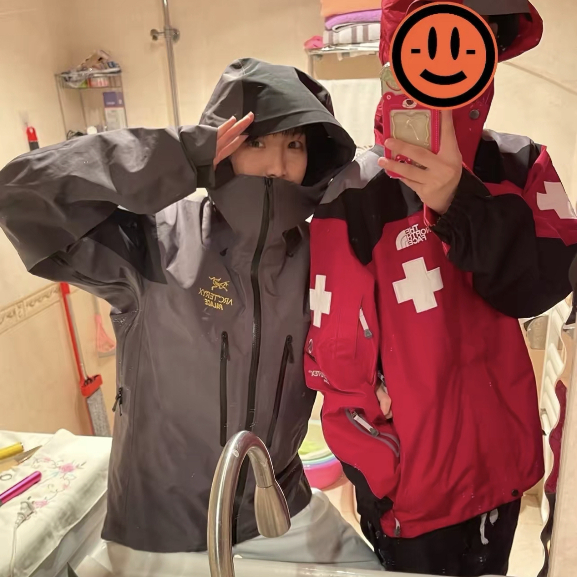 经典防水黑灰拼色冲锋衣