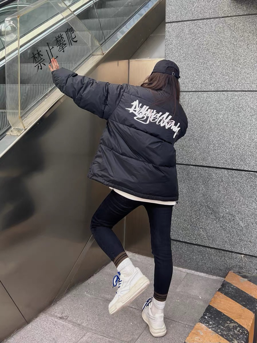 羽绒服这样穿最好看！