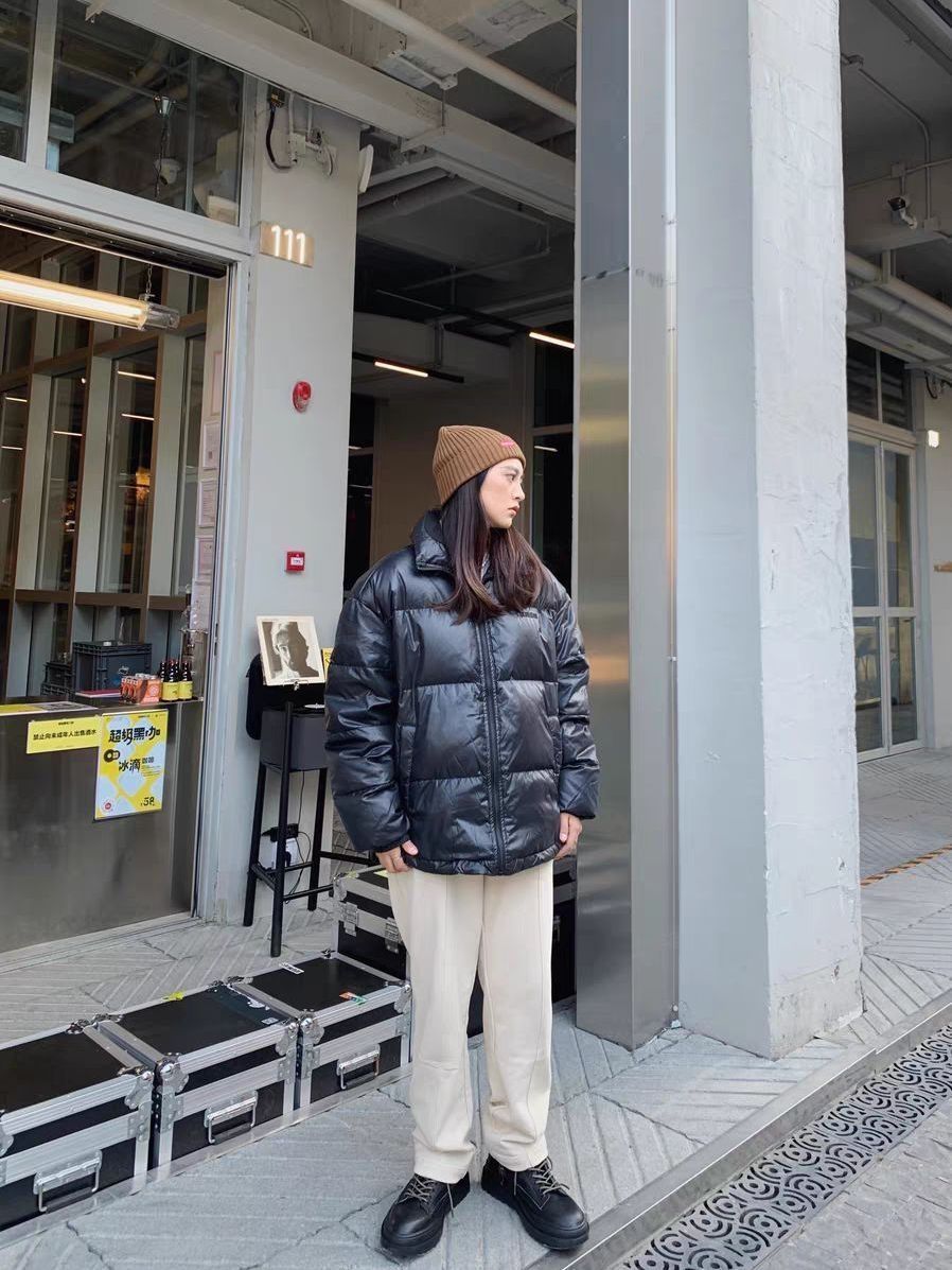 黑色棉服日常穿搭