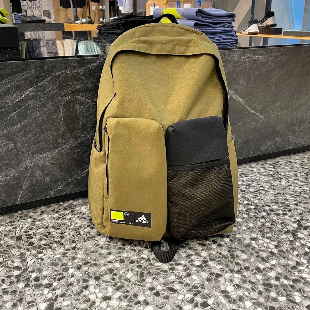 adidas 运动休闲双肩包 分享