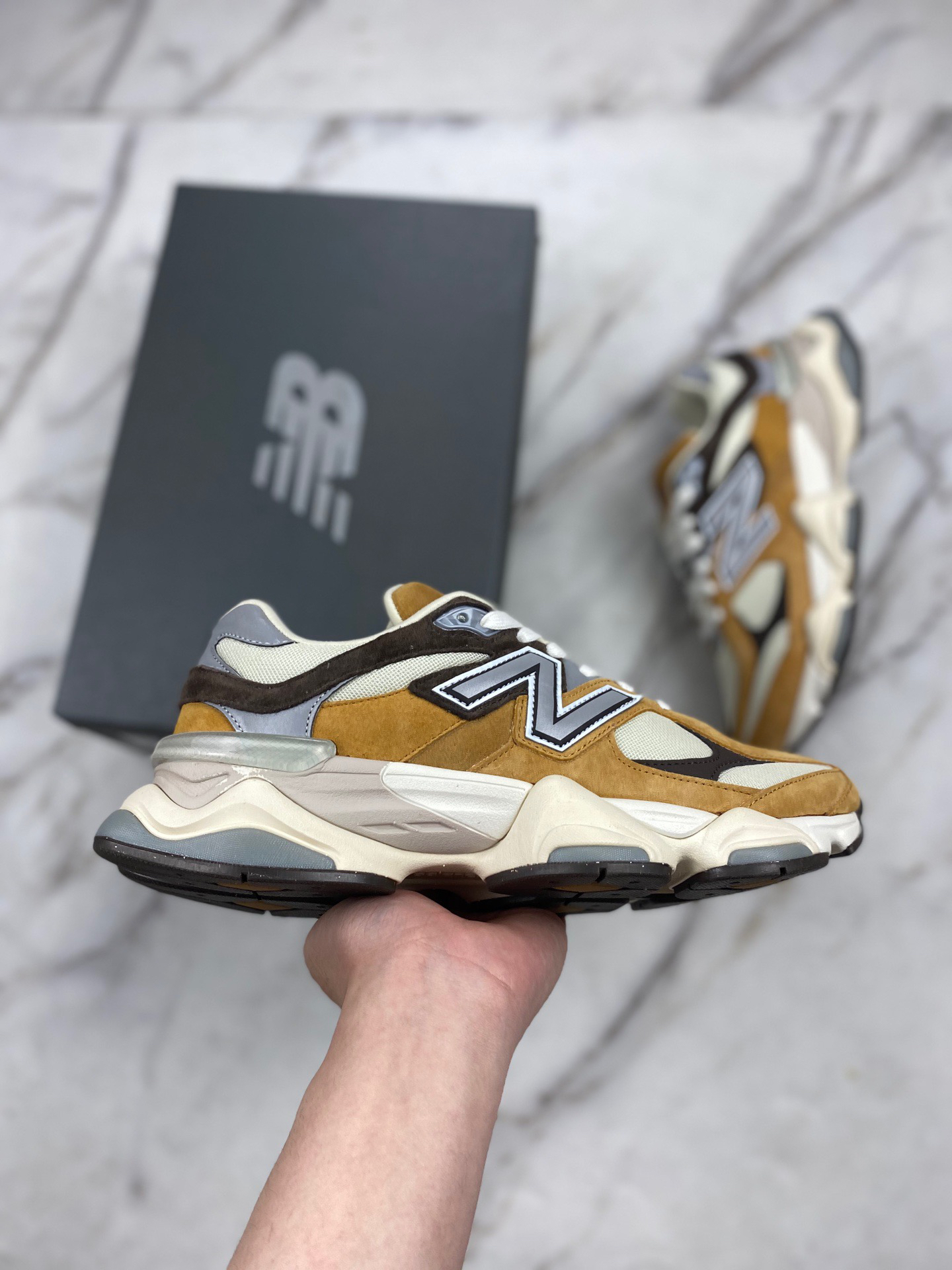 New Balance 9060 "Workwear" 潮流
复古运动休闲鞋 男女同款 姜黄色