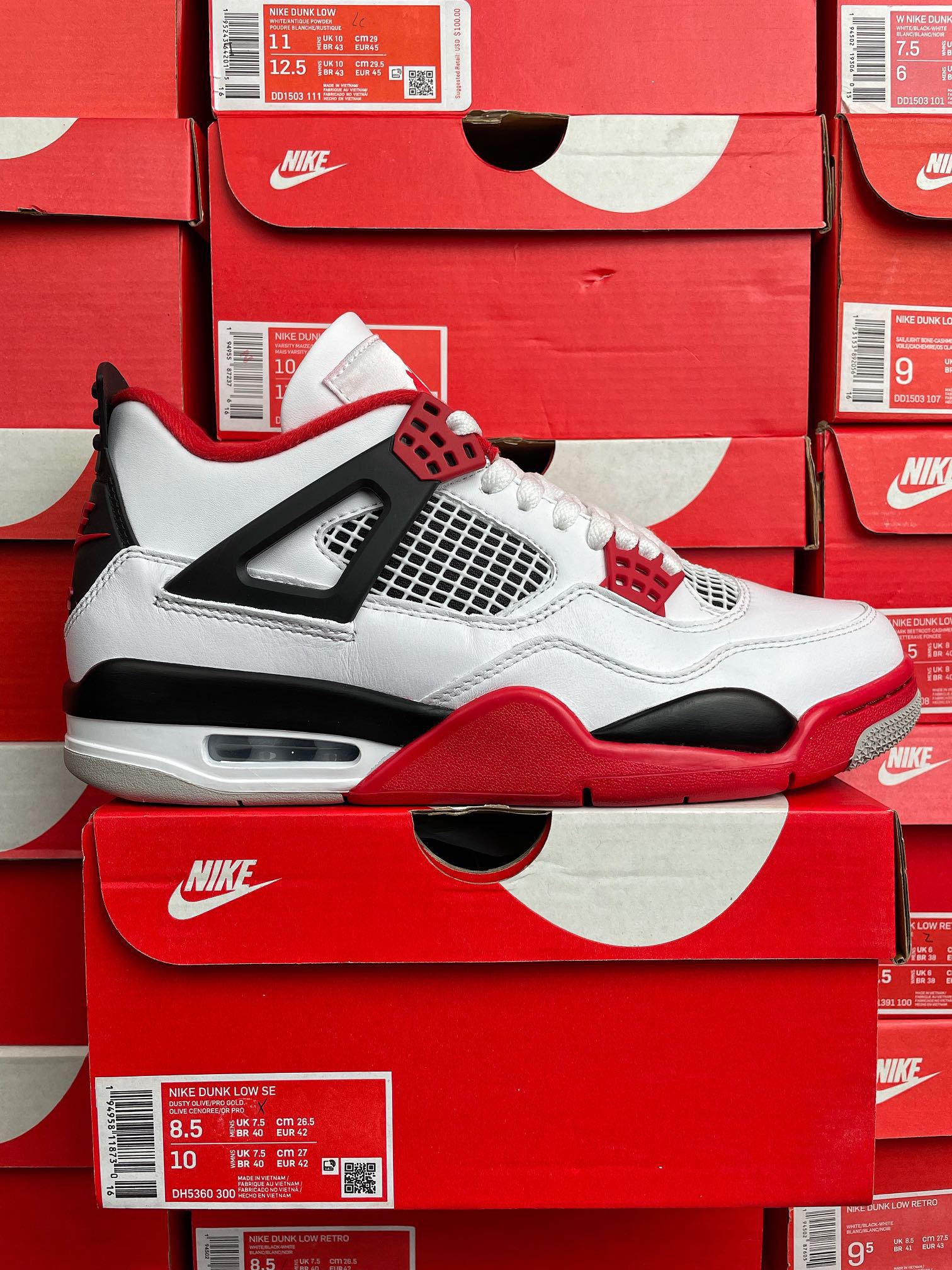 Air Jordan 4 Retro Fire Red (2012) 白红