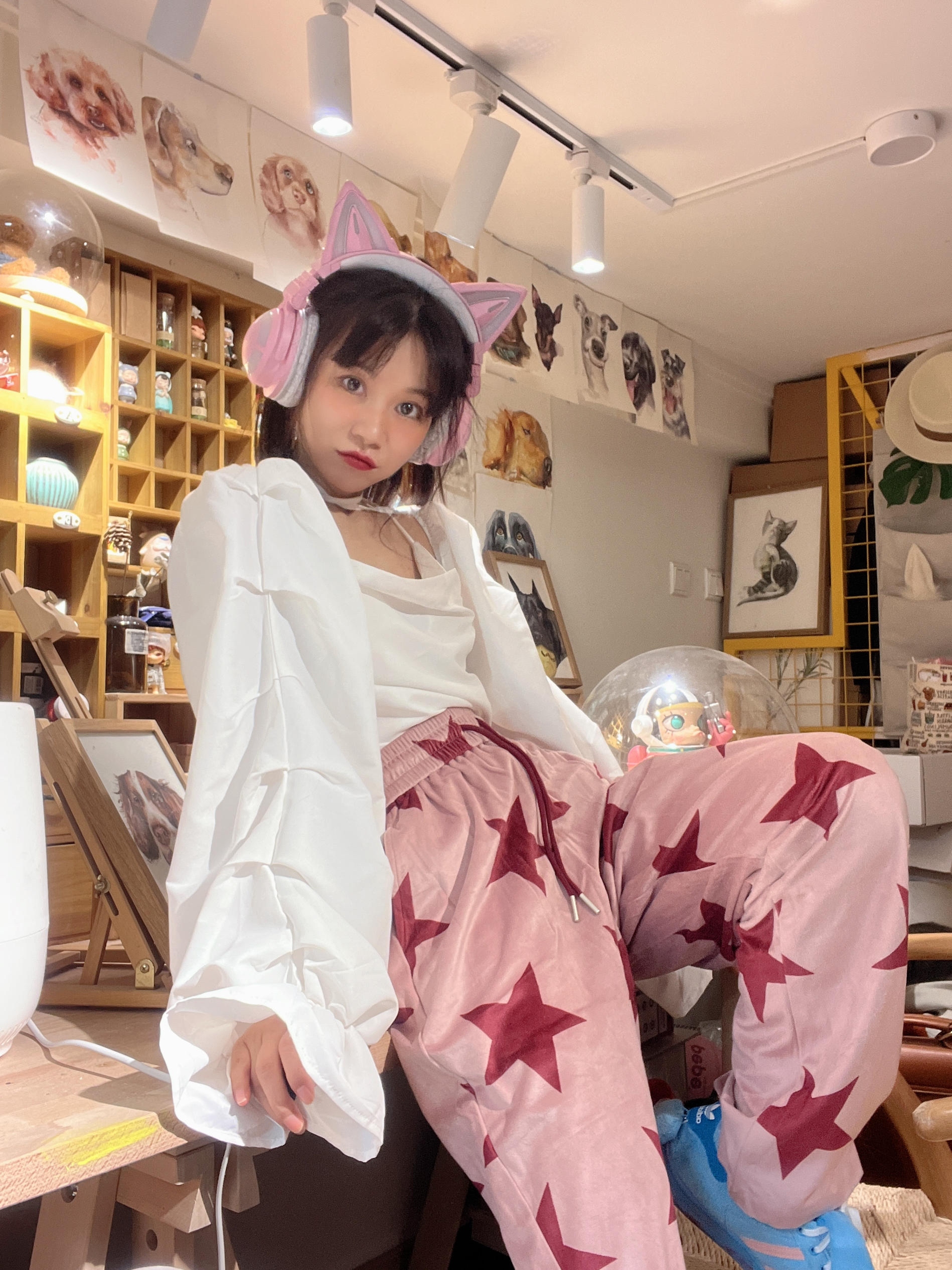 谁不爱粉色系穿搭搭配上蓝兔子🐰可爱就对了