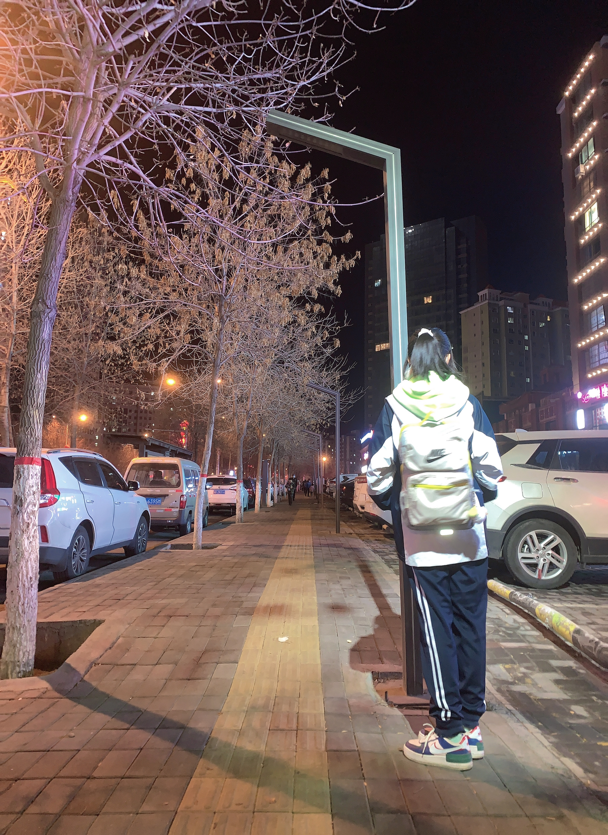 高中生有点小了