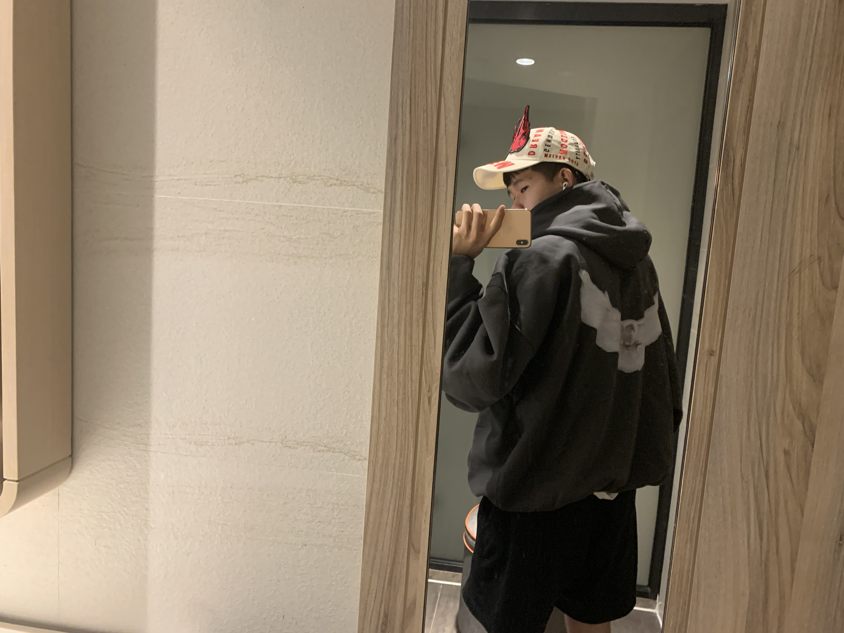 帅哥要出门了