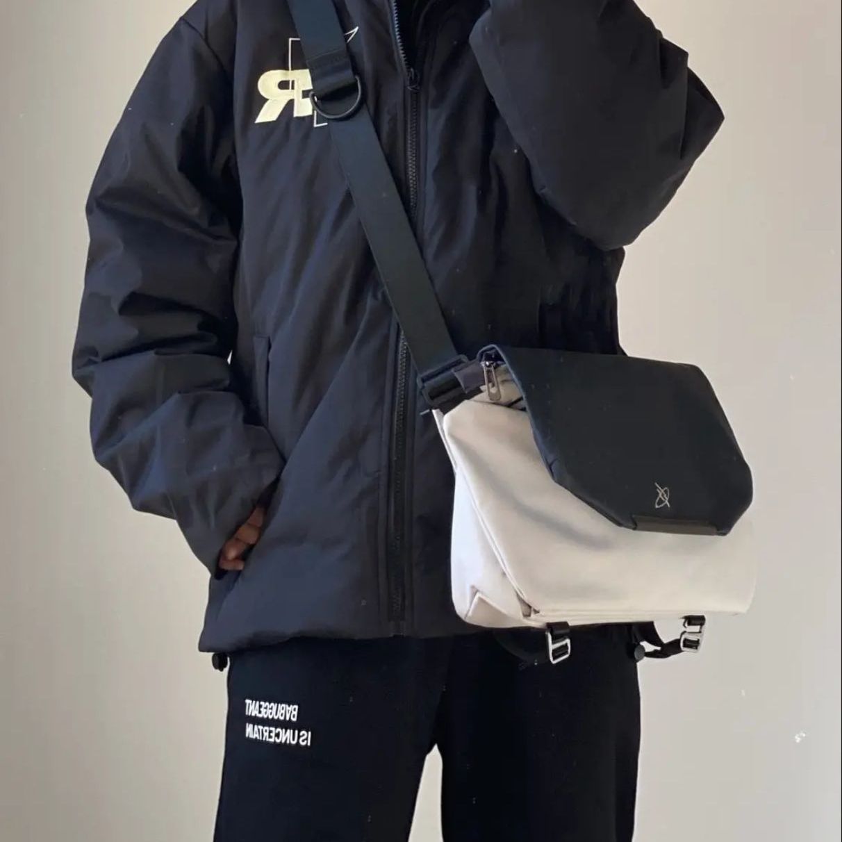 拼色大容量邮差包